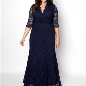 Kiyonna Screen Siren V-neck Gown